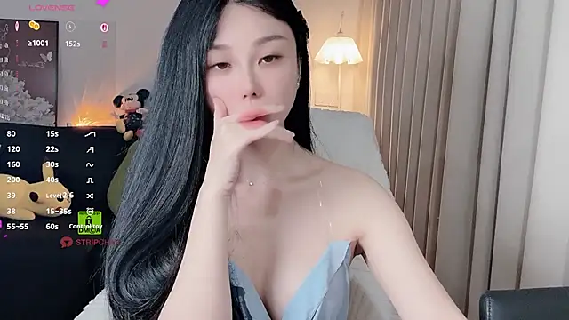 美女Xiatian520_在线直播