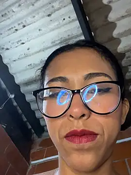 Emma__cumlovee webcam