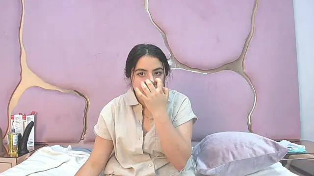 SweatedDelacroix webcam