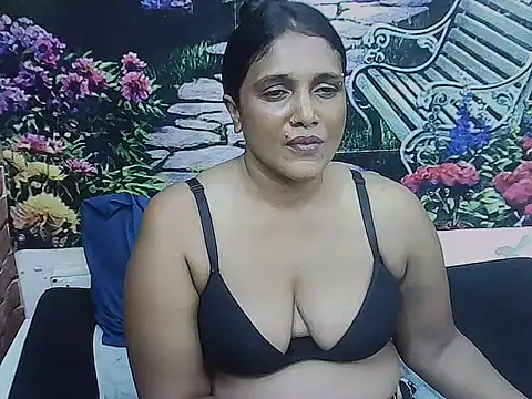 IndianSexyLady20 webcam
