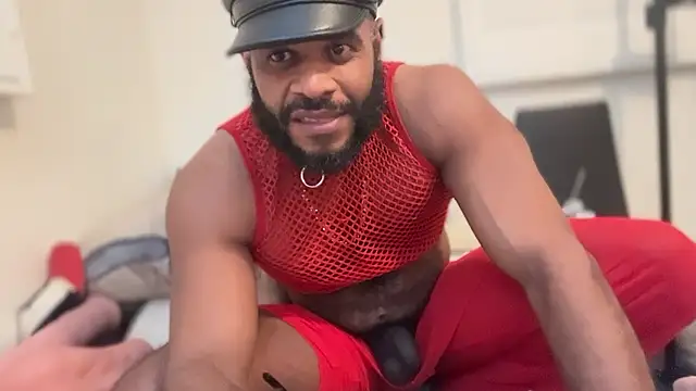 Piercedmuscle80 webcam