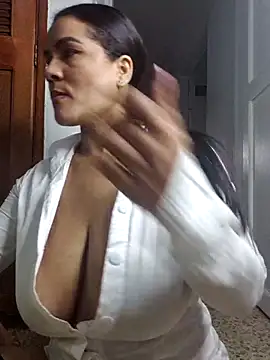 karla-bruni - Karla-bruni's free webcam - UK Sex Cams