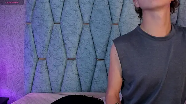 Genesis_And_Jack_ webcam