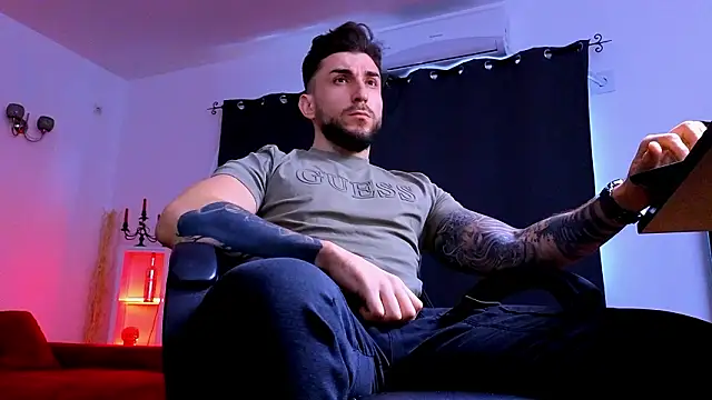 MightyAaron66 webcam