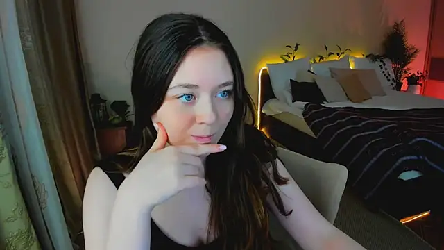 AlluringLookk webcam