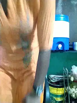 Webcam Model (Erotic-Girl)  is live.Free join now!