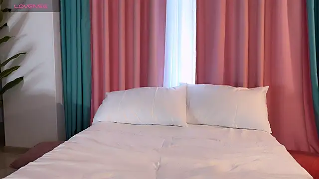 UrGoddessJenny webcam