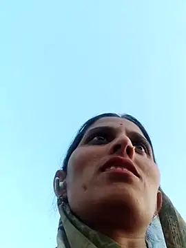 Bhavna8080 webcam