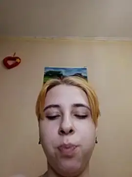 Gussie_Bridie webcam