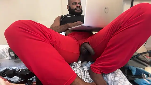 Piercedmuscle80 webcam