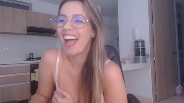 LovePaula webcam