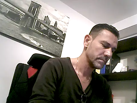 mastercharisma35 - Mastercharisma35's free webcam - UK Sex Cams