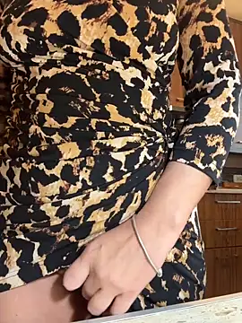 Hotmomcheckk_ webcam