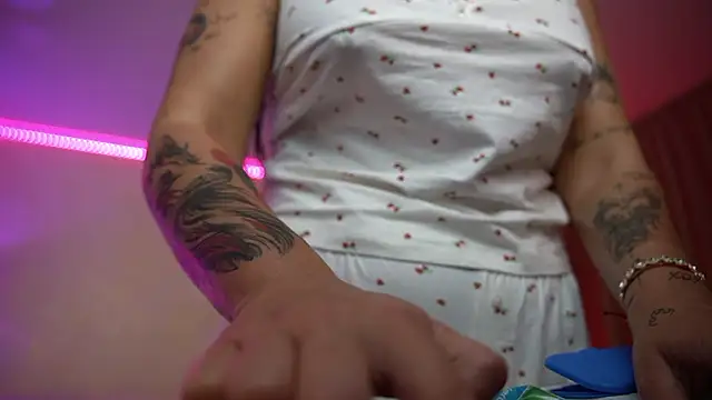 LaylaCruzRose webcam