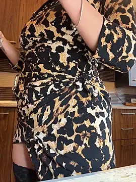 hotmomcheckk_ - Hotmomcheckk_'s free webcam