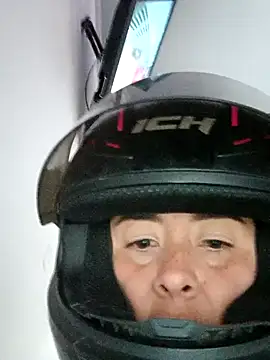 Webcam Model (Lunabex_)  is live.Free join now!