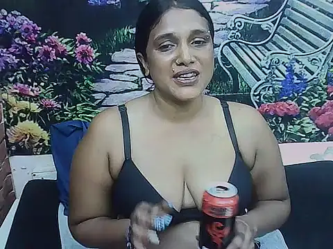 IndianSexyLady20 webcam