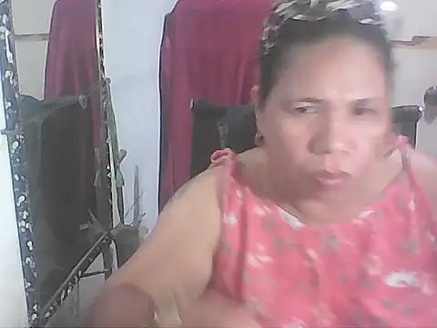 hotwet_mama4uxx webcam