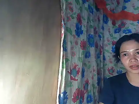 PinaySkinnyGirl webcam