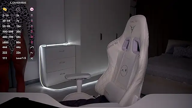 evvushka - EVvushka's free webcam - UK Sex Cams