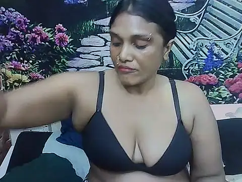 IndianSexyLady20 webcam