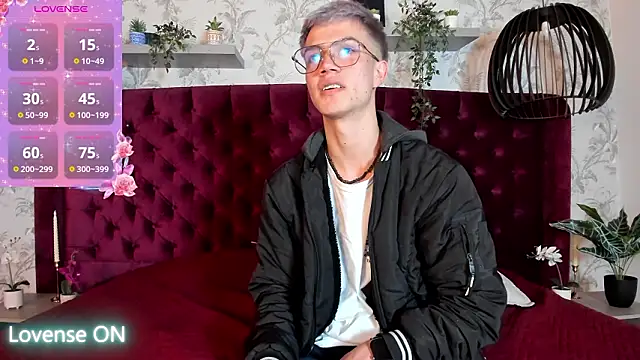 nicktorn - Nicktorn's free webcam - UK Sex Cams