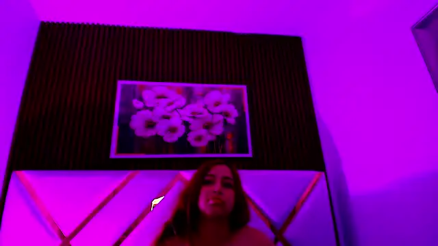 Violet_Tender_ webcam