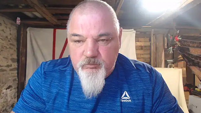 Newfiesausage1972 webcam