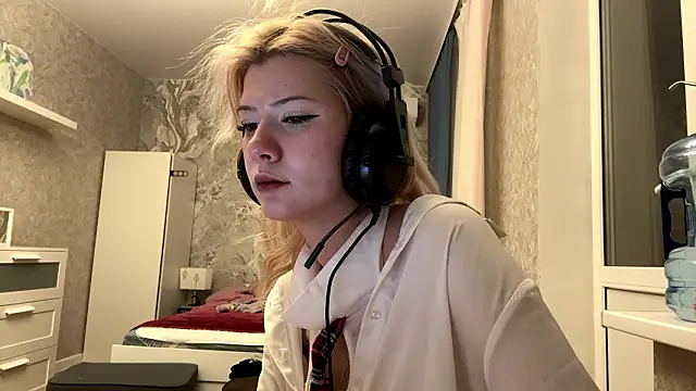 LadyFoxLove webcam