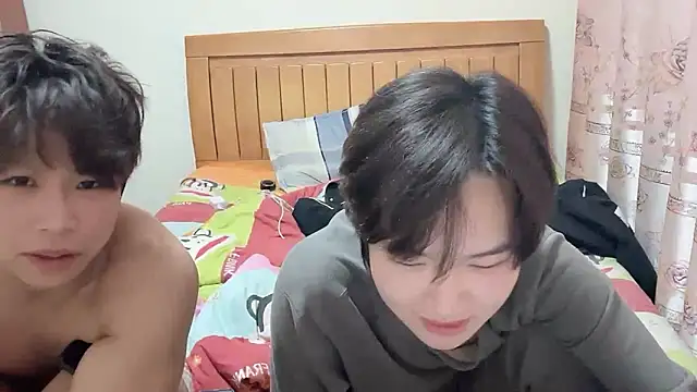 junnan001 - Junnan001's free webcam - UK Sex Cams