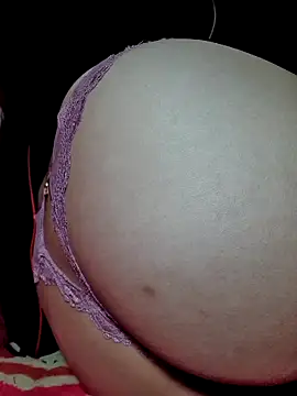 yennyela - YennyeLa's free webcam - UK Sex Cams