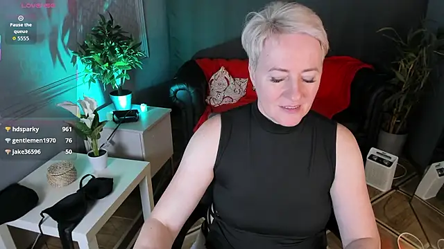 nika_smit - Nika_Smit's free webcam - UK Sex Cams