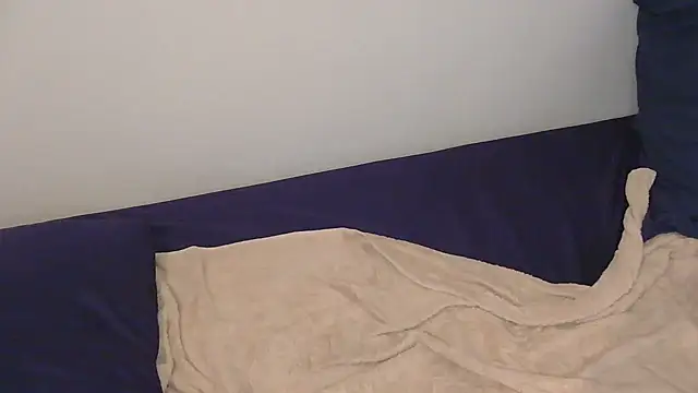 EbonyAlphaBitch webcam