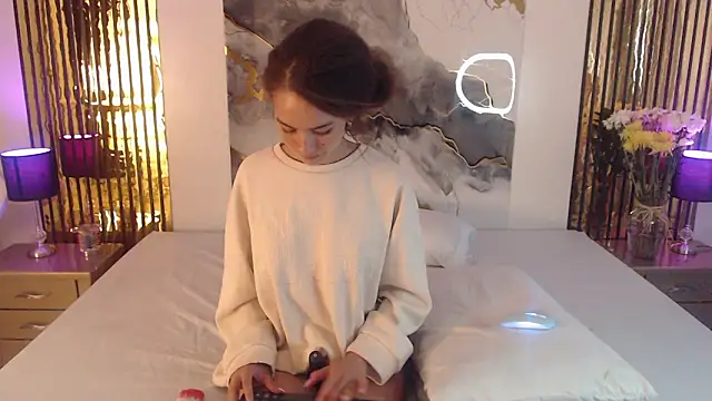 MiticaBrennet_ webcam