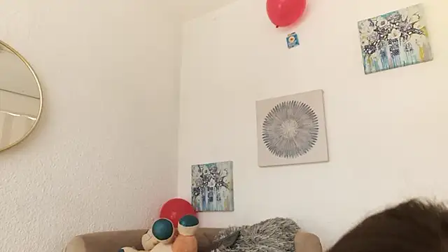 CarolineAikos webcam