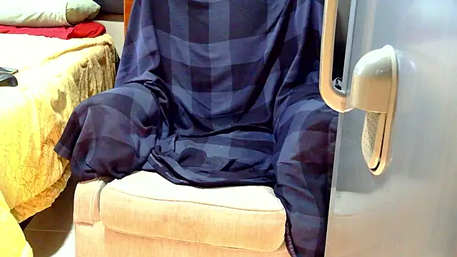 CharlesBlk-79 webcam