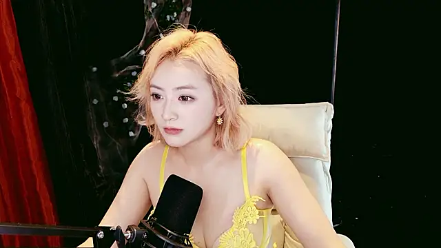 美女Lady-Mia777在线直播