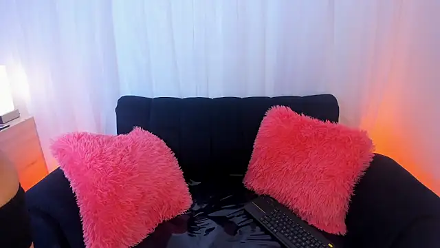 chloe_petite2 webcam