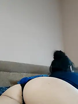 Zulfiya_Bruce webcam