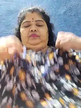tamilthanushri webcam