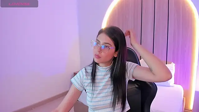 desireee_ - Desireee_'s free webcam - UK Sex Cams