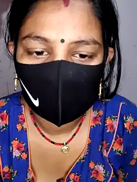 Webcam Model (Hotcouplepriya)  is live.Free join now!