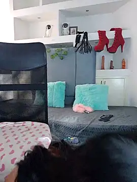 layla_em (F teen) - 1 fingers in asshole♥️