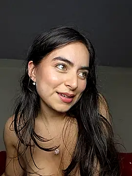 Webcam Model (saasha_Petit)  is live.Free join now!