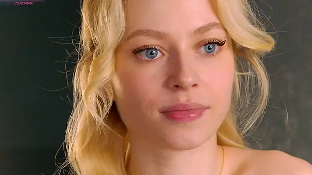 mozaly - Mozaly's free webcam - UK Sex Cams