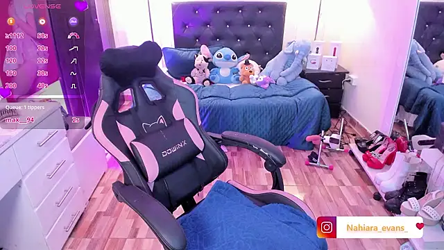 NahiaraEvans_ webcam