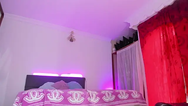 sexy-luna-star-ts webcam