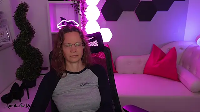 AnnikaRose webcam