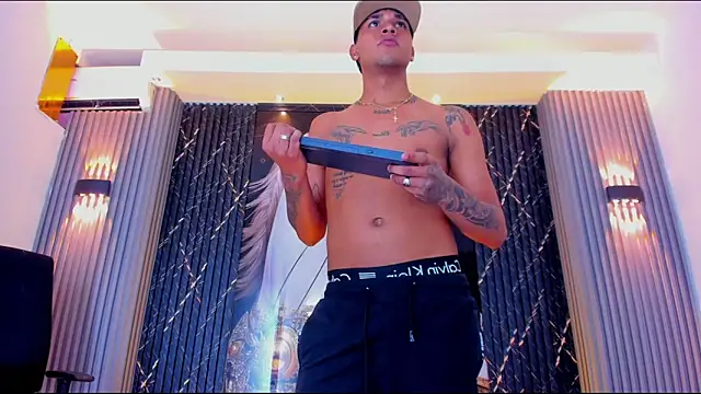 The_Gods_In_Diamonds webcam