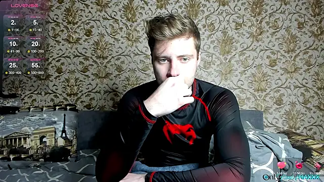 Maxhornyblondieman webcam